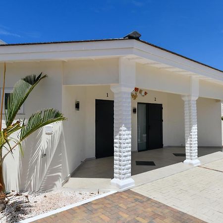 Boutique Hotel Swiss Paradise Aruba Villas And Suites Палм Бийч Екстериор снимка